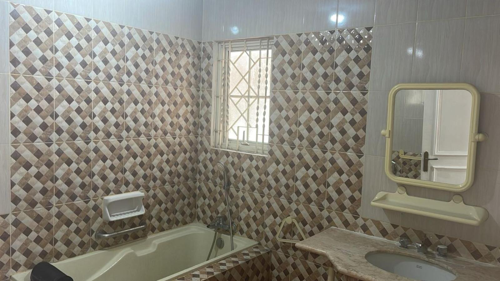 Vila Princess,Sentul 4Bedroom Dan Tenda Camping,Private Pool, Tenis Meja, Mini Billiard, Karaoke, Ayunan,Bbq, 08Satu3 80Satu6 4Satu5Satu Bogor Eksteriør bilde