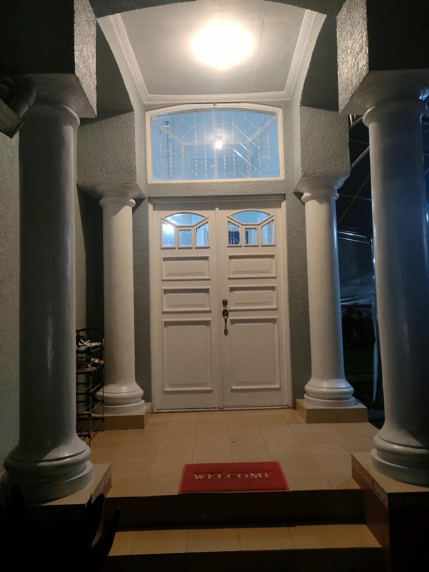 Vila Princess,Sentul 4Bedroom Dan Tenda Camping,Private Pool, Tenis Meja, Mini Billiard, Karaoke, Ayunan,Bbq, 08Satu3 80Satu6 4Satu5Satu Bogor Eksteriør bilde