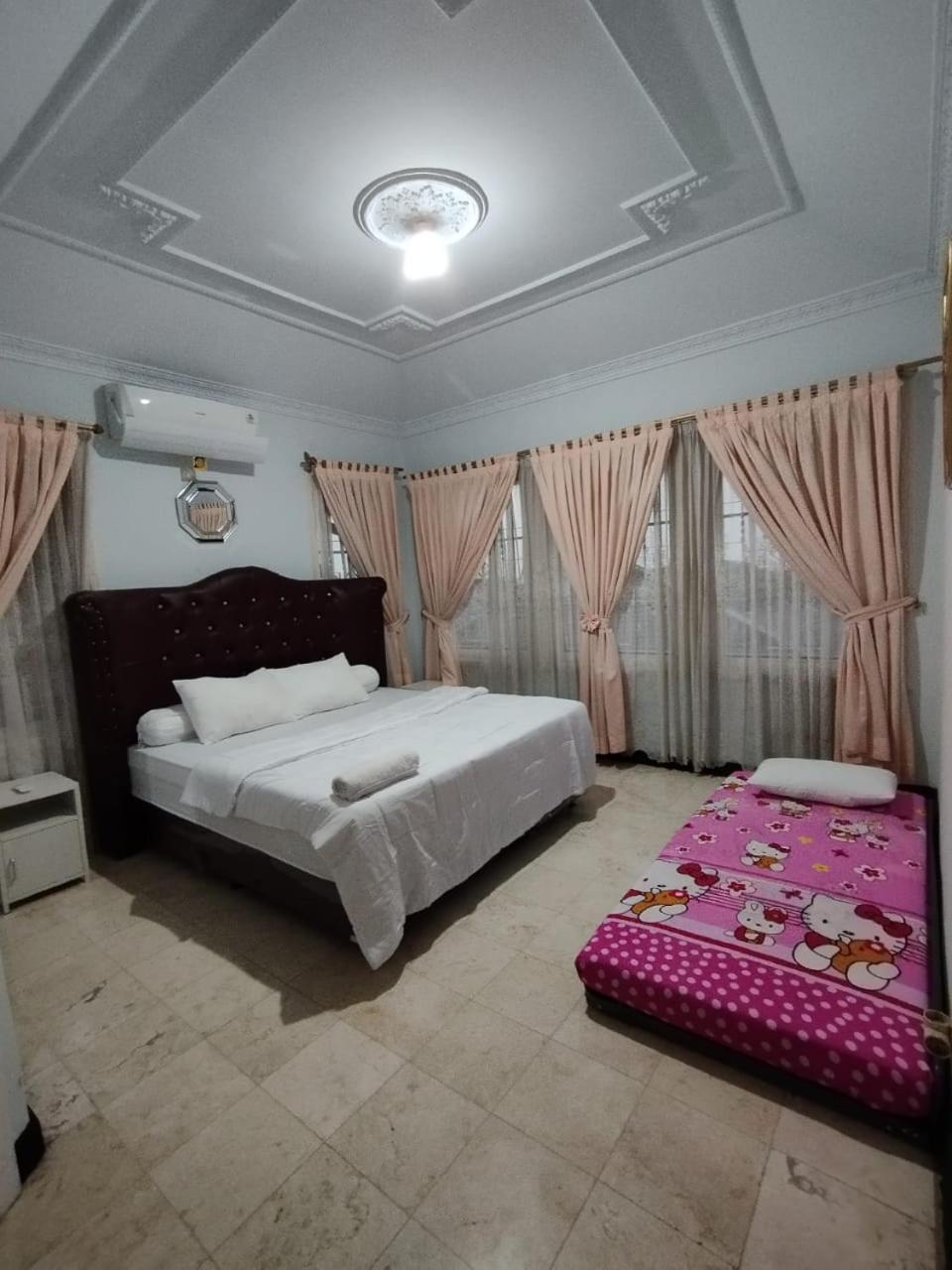 Vila Princess,Sentul 4Bedroom Dan Tenda Camping,Private Pool, Tenis Meja, Mini Billiard, Karaoke, Ayunan,Bbq, 08Satu3 80Satu6 4Satu5Satu Bogor Eksteriør bilde