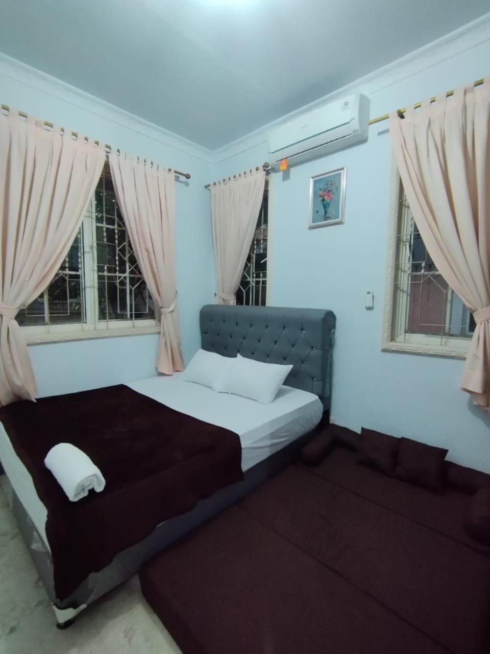 Vila Princess,Sentul 4Bedroom Dan Tenda Camping,Private Pool, Tenis Meja, Mini Billiard, Karaoke, Ayunan,Bbq, 08Satu3 80Satu6 4Satu5Satu Bogor Eksteriør bilde