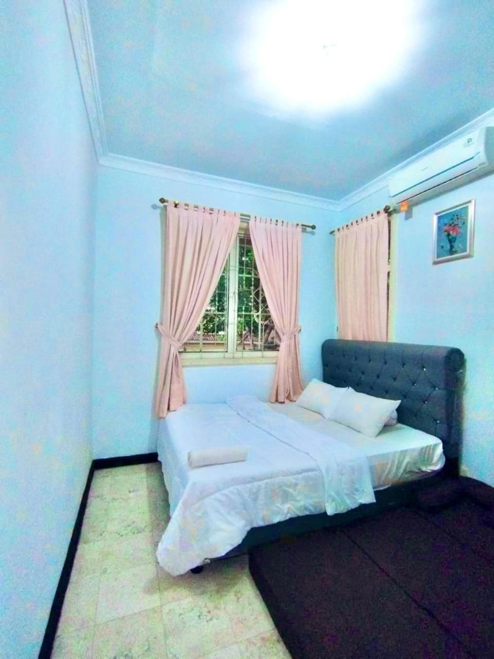 Vila Princess,Sentul 4Bedroom Dan Tenda Camping,Private Pool, Tenis Meja, Mini Billiard, Karaoke, Ayunan,Bbq, 08Satu3 80Satu6 4Satu5Satu Bogor Eksteriør bilde