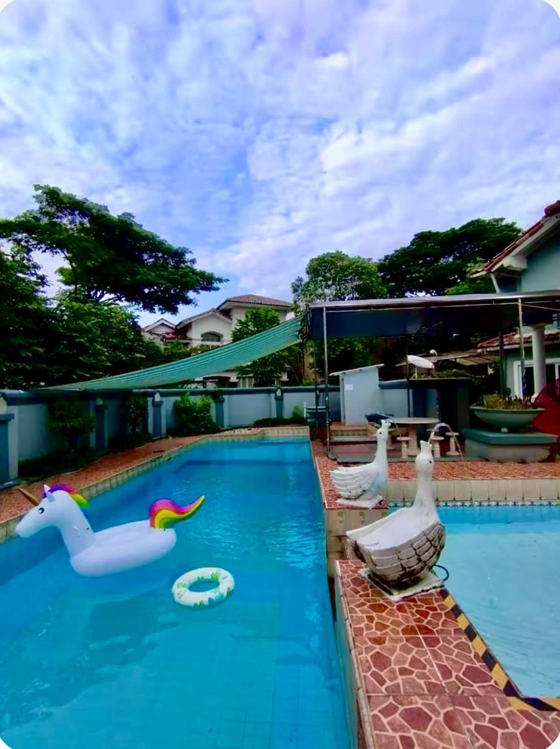 Vila Princess,Sentul 4Bedroom Dan Tenda Camping,Private Pool, Tenis Meja, Mini Billiard, Karaoke, Ayunan,Bbq, 08Satu3 80Satu6 4Satu5Satu Bogor Eksteriør bilde