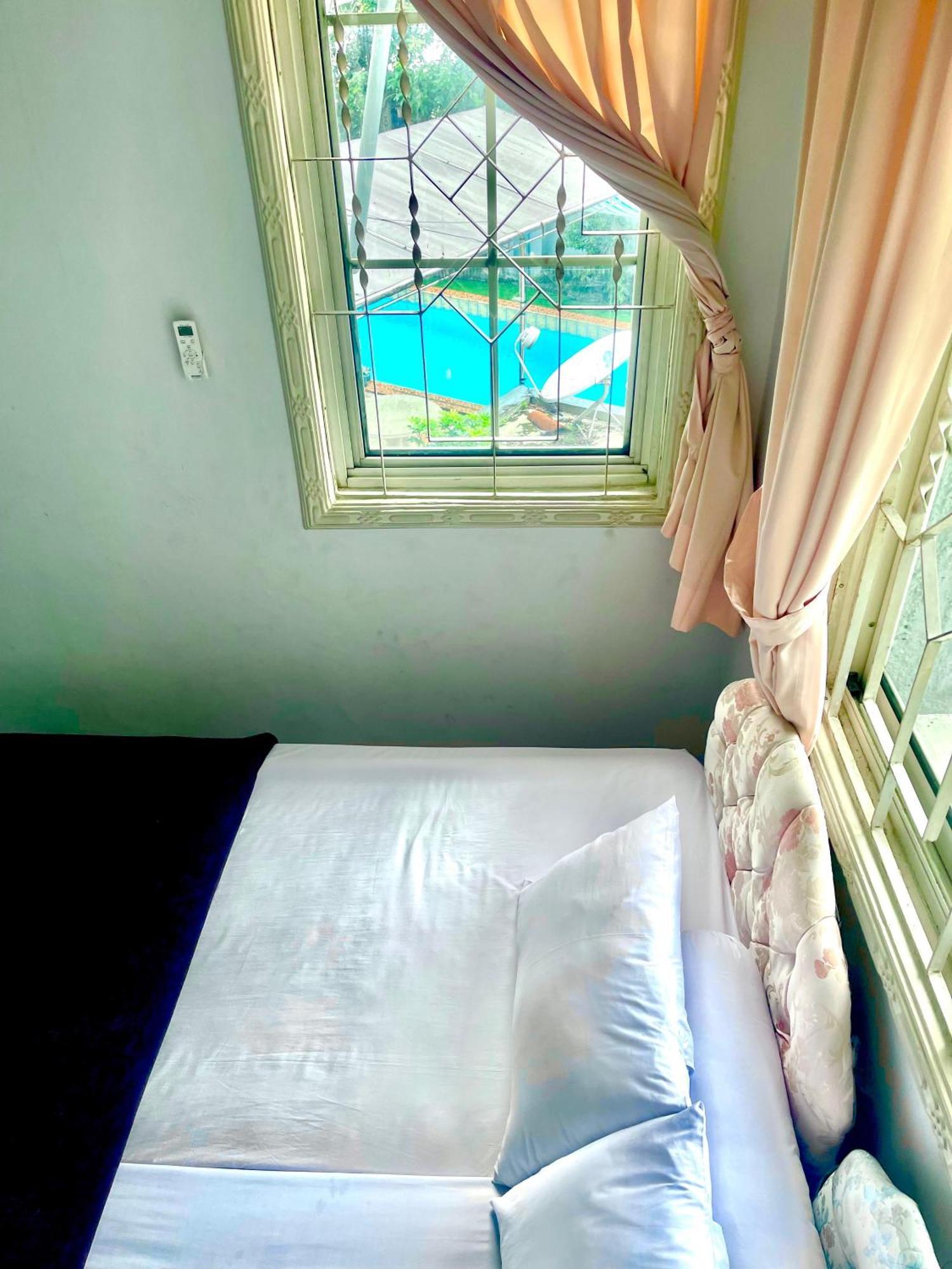 Vila Princess,Sentul 4Bedroom Dan Tenda Camping,Private Pool, Tenis Meja, Mini Billiard, Karaoke, Ayunan,Bbq, 08Satu3 80Satu6 4Satu5Satu Bogor Eksteriør bilde